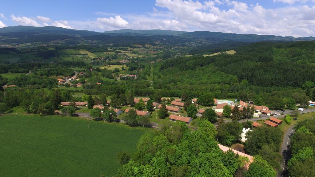Vvf Villages « Les Monts Du Forez » Saint-Jean-La-Vetre Eksteriør billede
